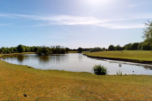 Skirlington Leisure Park - Lake & Grounds